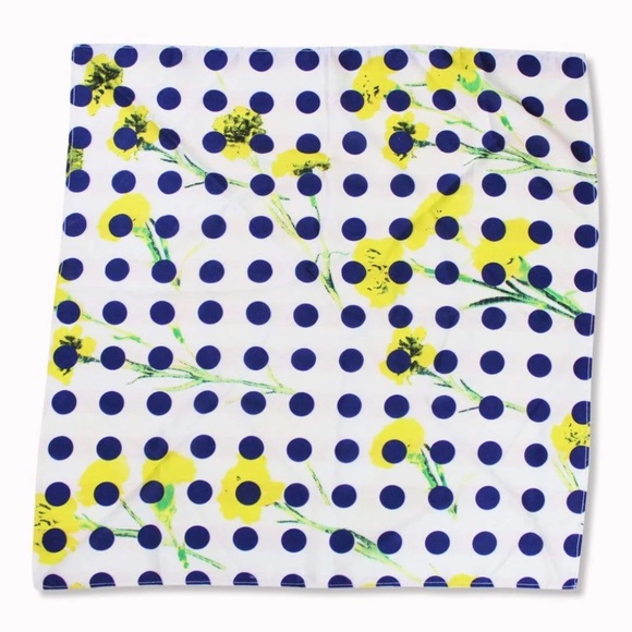 CHIC POLKA SILK SCARF - Picture 2 of 2